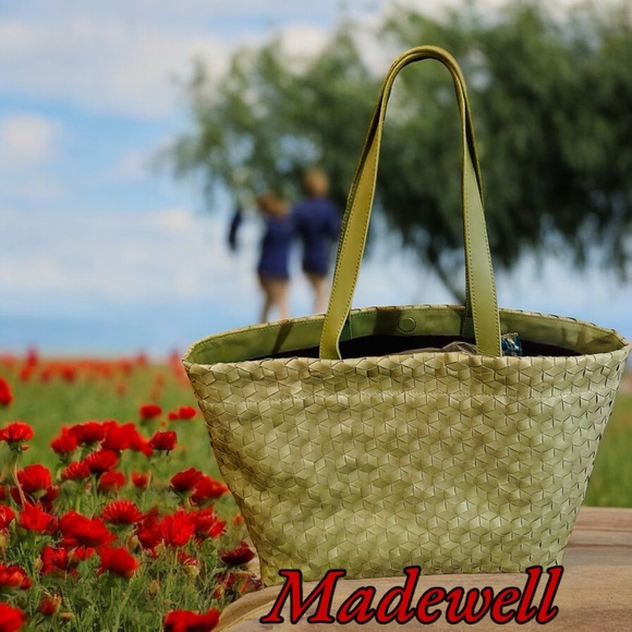 Price Reduced Madewell Basket Weave Leather Tote in Green - Picture 3 of 14